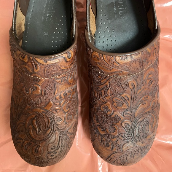 Dansko Sanita The Original Danish Clog Size 38 Excellent Condition🤩 (reg.$145) - Picture 2 of 6
